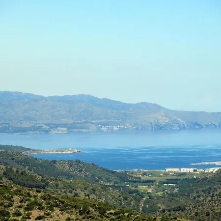 Cap Ras By Interhome Apartamento Llançà